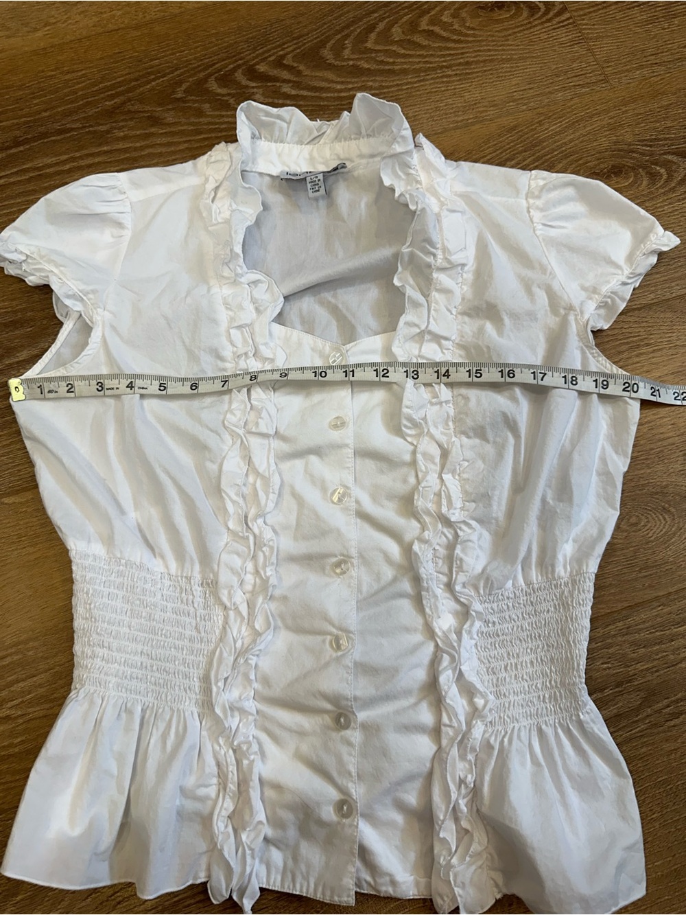 Women's White Ruffled Button-Front Blouse - L - Picture 6 of 11